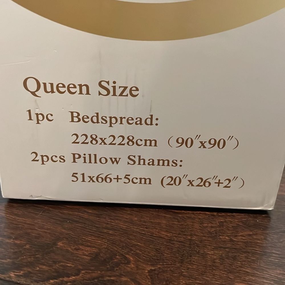 Queen gray bedspread NIB - Picture 4 of 4